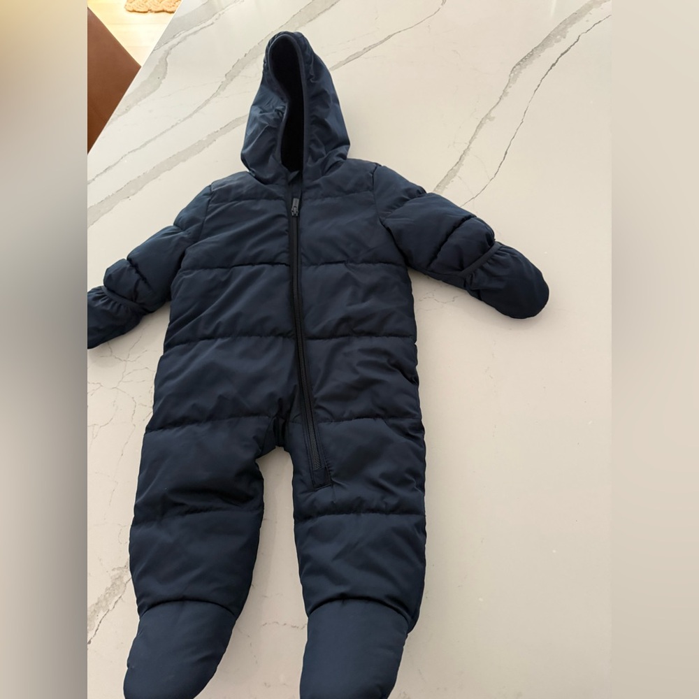 Like new Old Navy Water-Resistant Snowsuit in Navy Blue